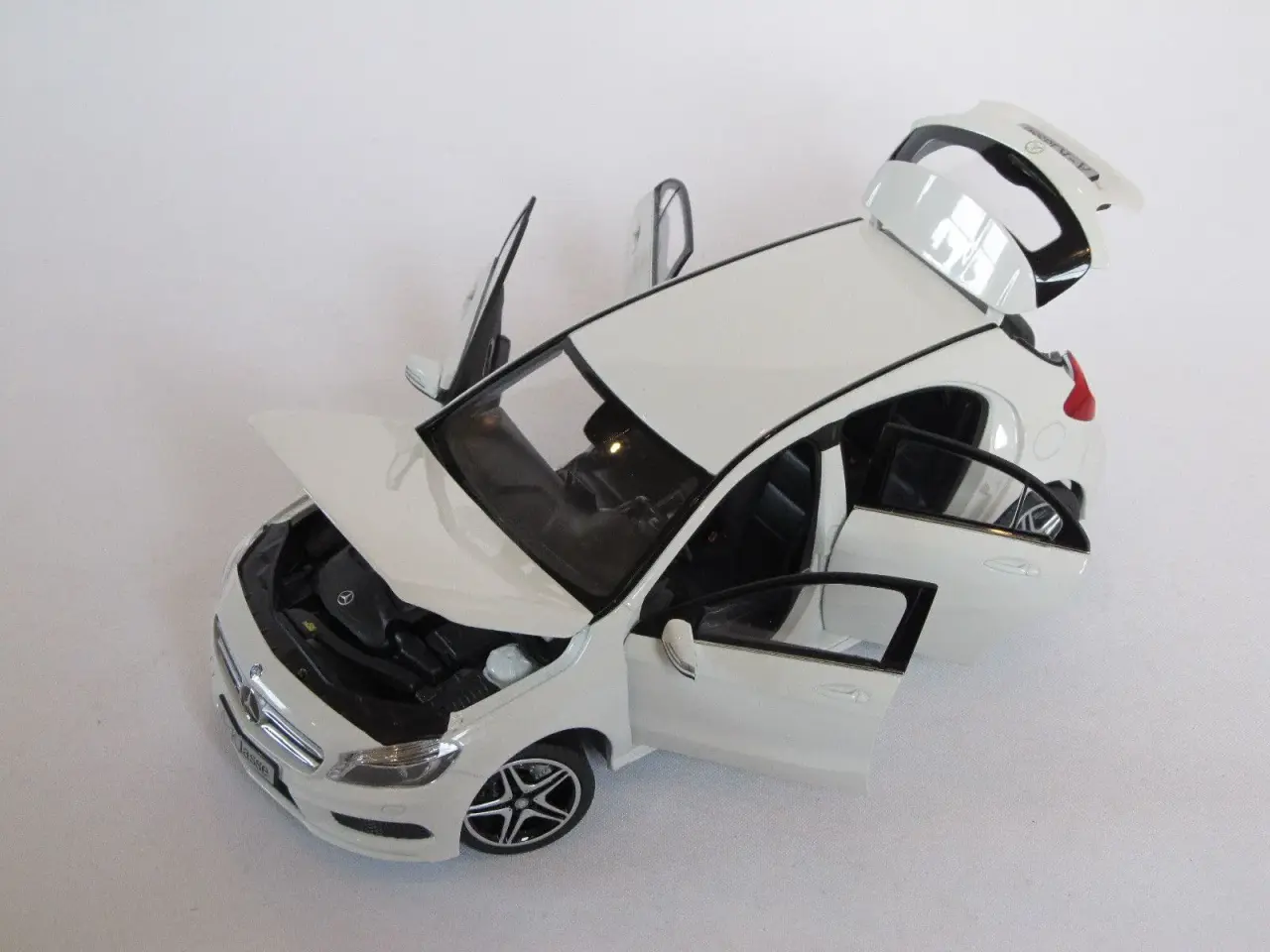 Billede 7 - 2013 Mercedes A-Klasse AMG 1:18 Type W176