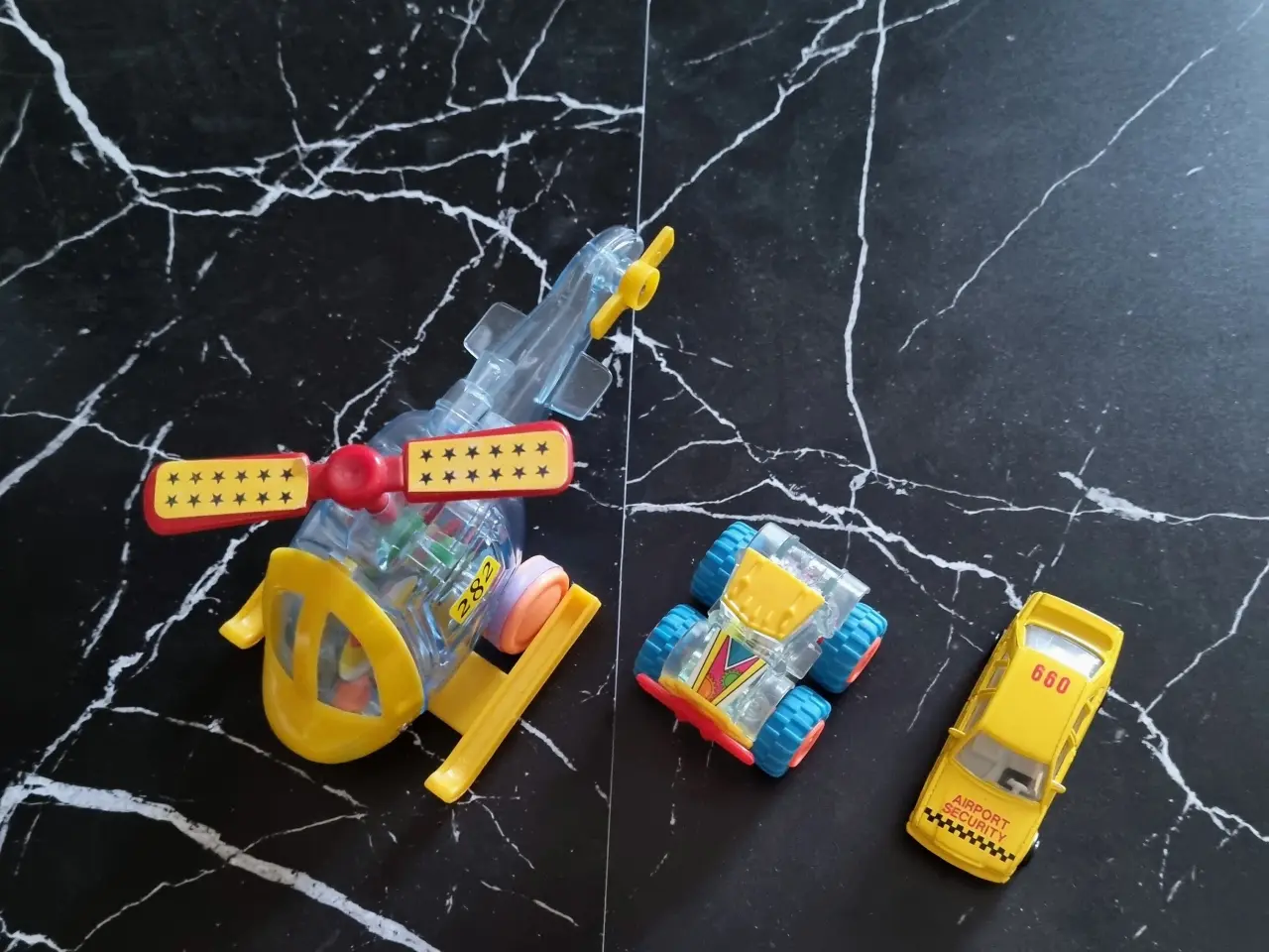 Billede 3 - Vintage helikopter og legetøjsbiler