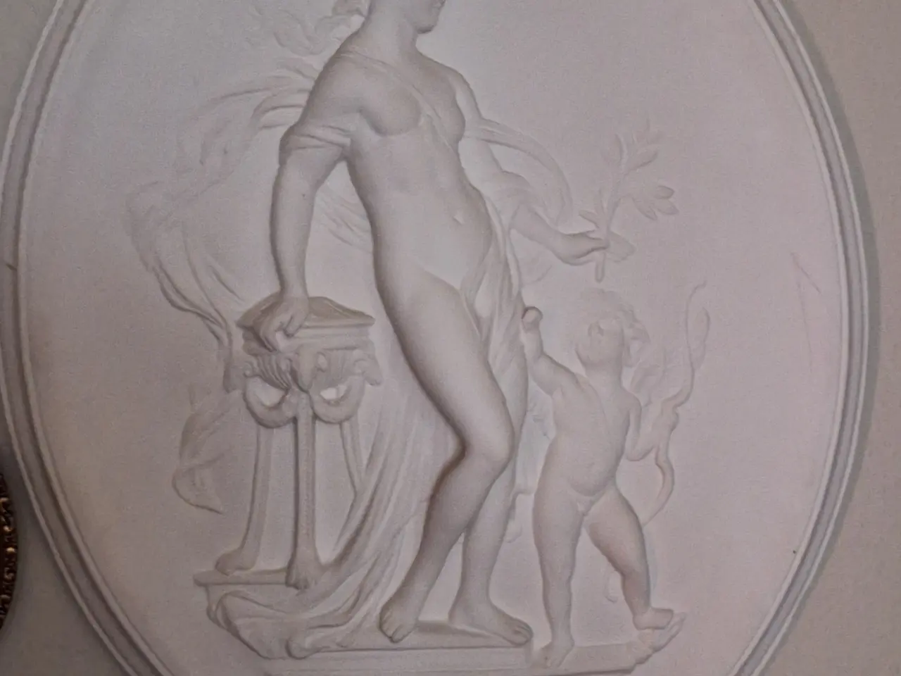 Billede 1 - Relief i gips. 78 cm høj 65 cm bred.