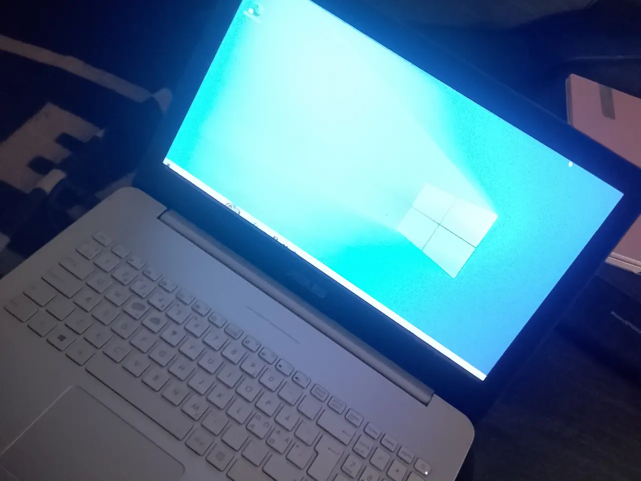 Billede 13 - Asus Bærbar Sælges for 600 kr ring eller sms mig 