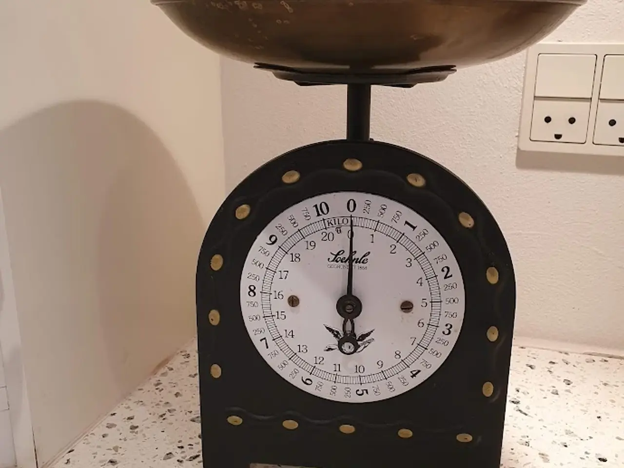 Billede 1 - Køkkenvægt - stilfuld analog mrk. Soehnle