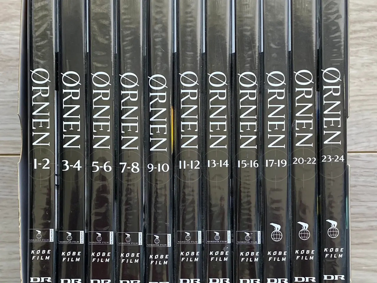 Billede 2 - Ørnen - Den komplette Serie (11-dvd'er)