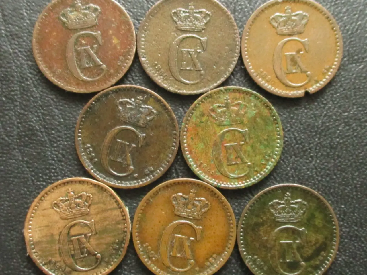 Billede 1 - 8 forskellige delfin 1 ører Chr. IX 1874-1904