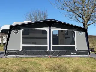 Velholdt adria adora 502 ul supreme edition
