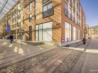 Butik til leje på attraktiv hjørneplacering i Spinderiet