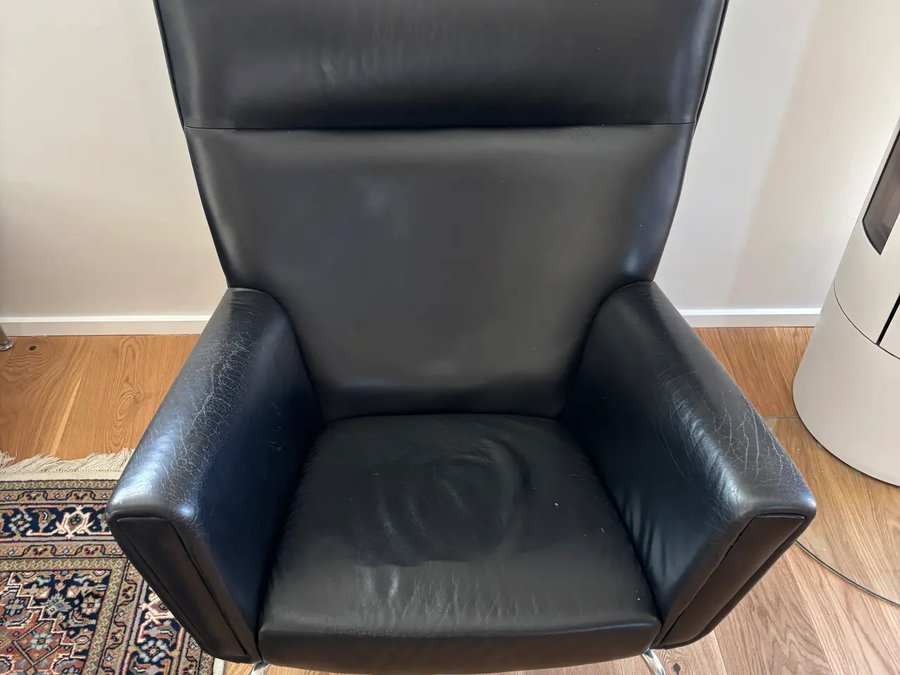 Billede 1 - Wingchair Replica m skammel, sort skind