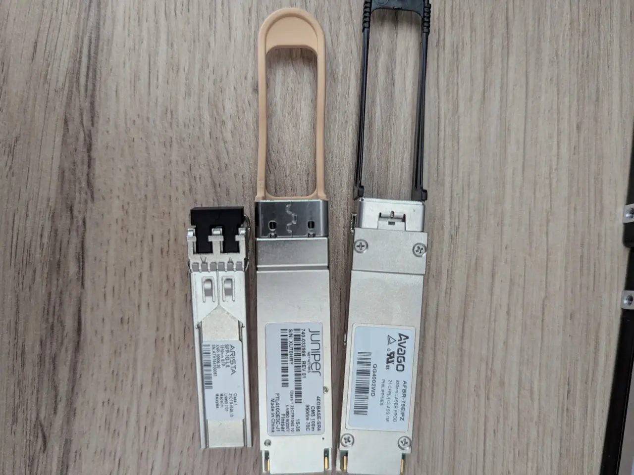Billede 1 - SFP / QSFP moduler, Avago, Juniper, Arista