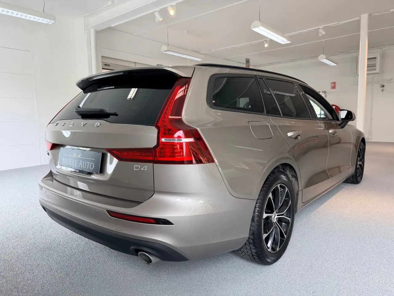 Billede 5 - Volvo V60 2,0 D4 190 Momentum aut.