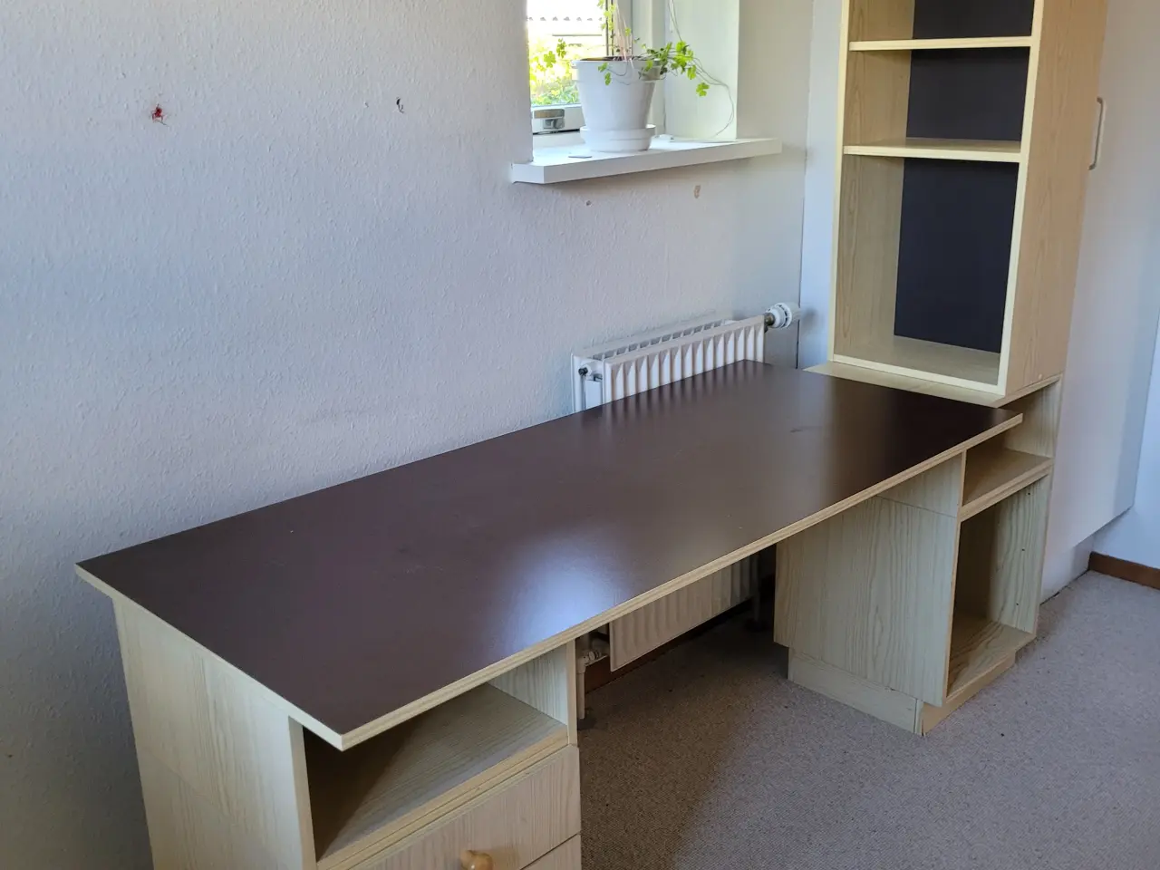 Billede 1 - Skrivebords-arrangement / Arbejdsbord-arrangement