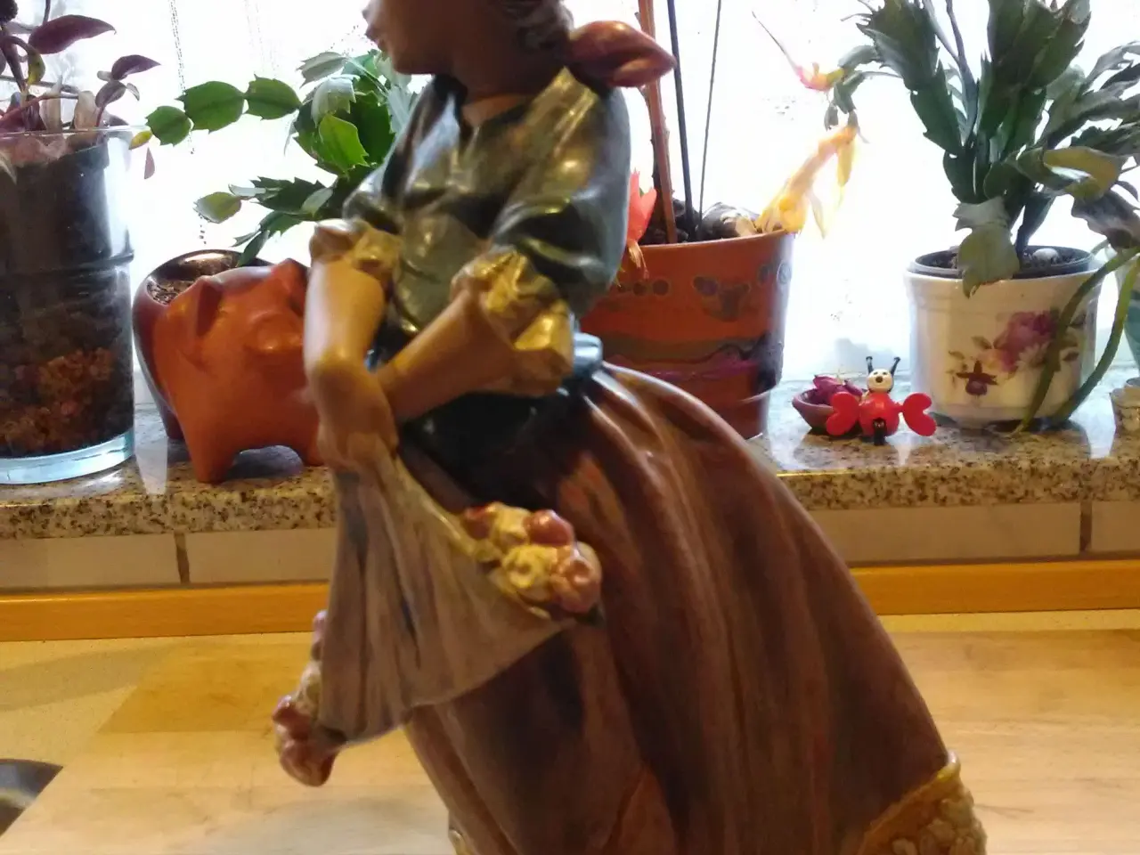Billede 1 - Lladro Pige m/blomster
