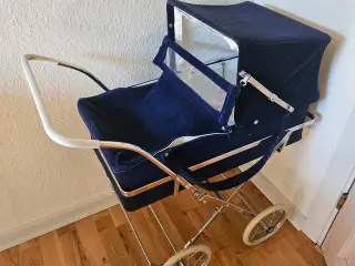 Super fin ældre dukkevogne 