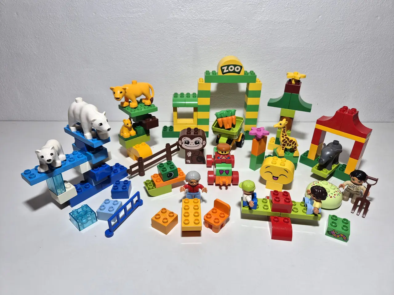 Billede 1 - Duplo Zoo Mange Dyr samt forskellige figurer og kl