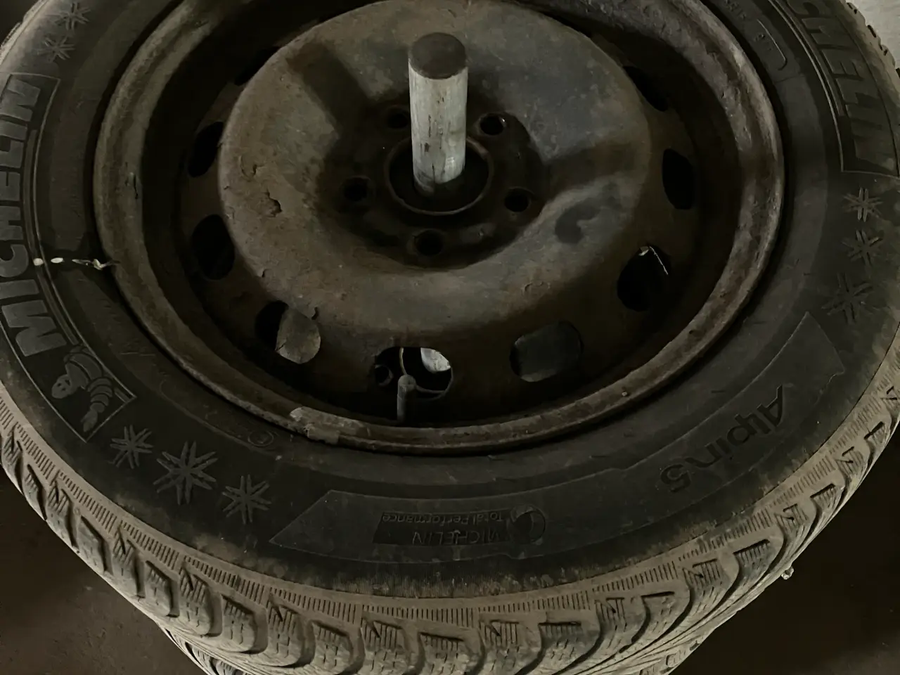 Billede 2 - Volvo vinterdæk 195/65 R15