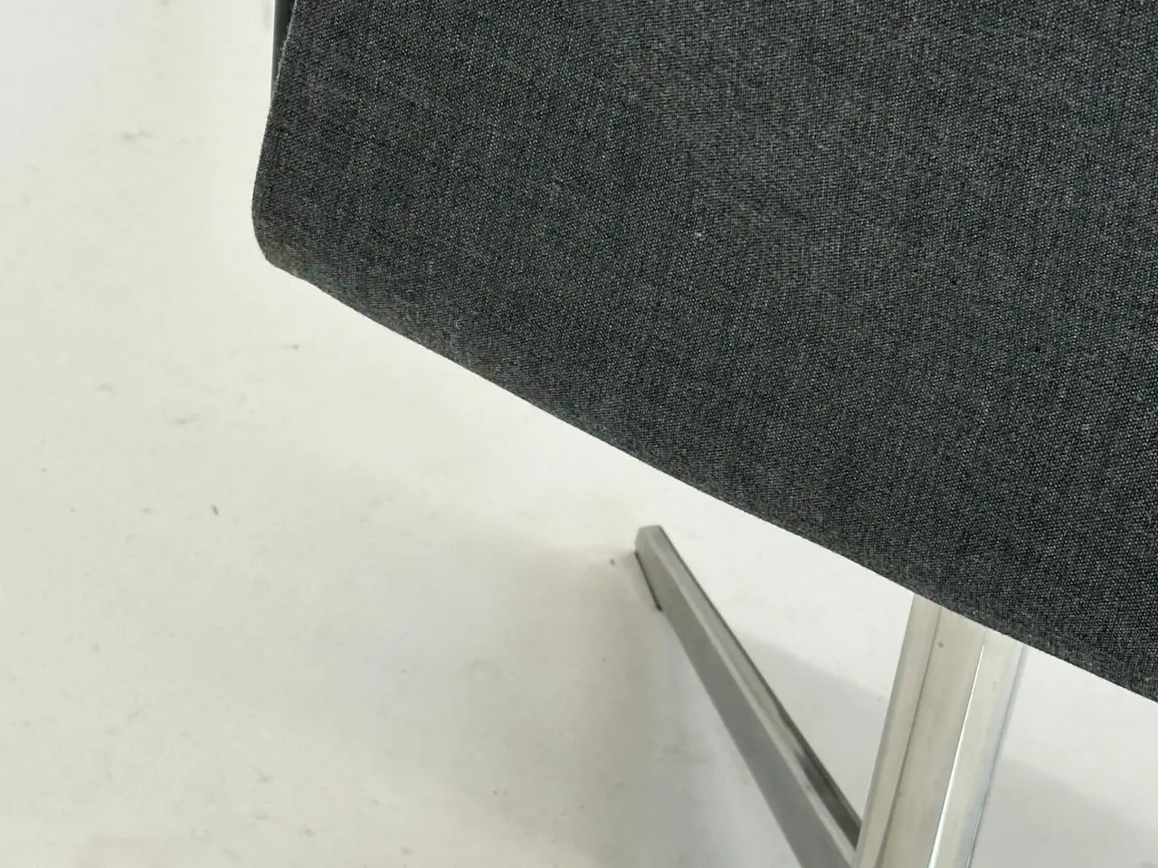 Billede 9 - Four Design Cast'2 Evo Stol – Mørkegrå med Krom Stel