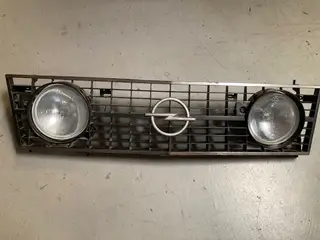 Opel Kadett D lygtegrill