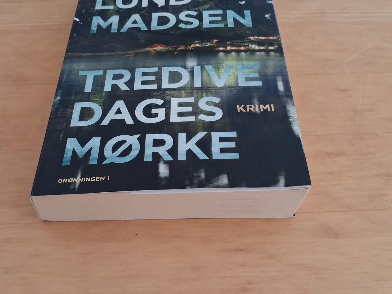 Billede 2 - Tredive dages mørke, Jenny Lund Madsen