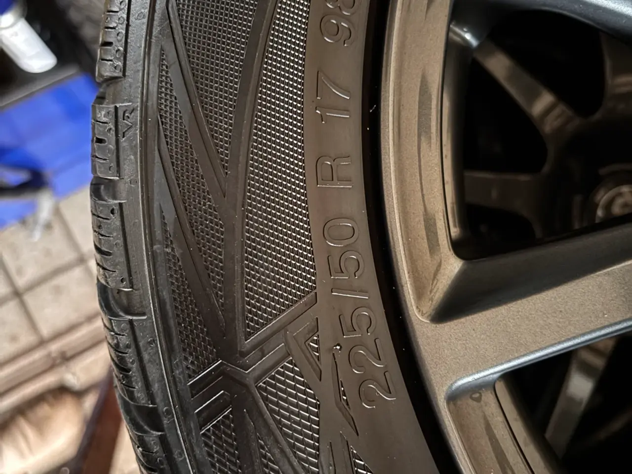 Billede 9 - Sælger disse 5x108 alufælge med vinterdæk med TPMS