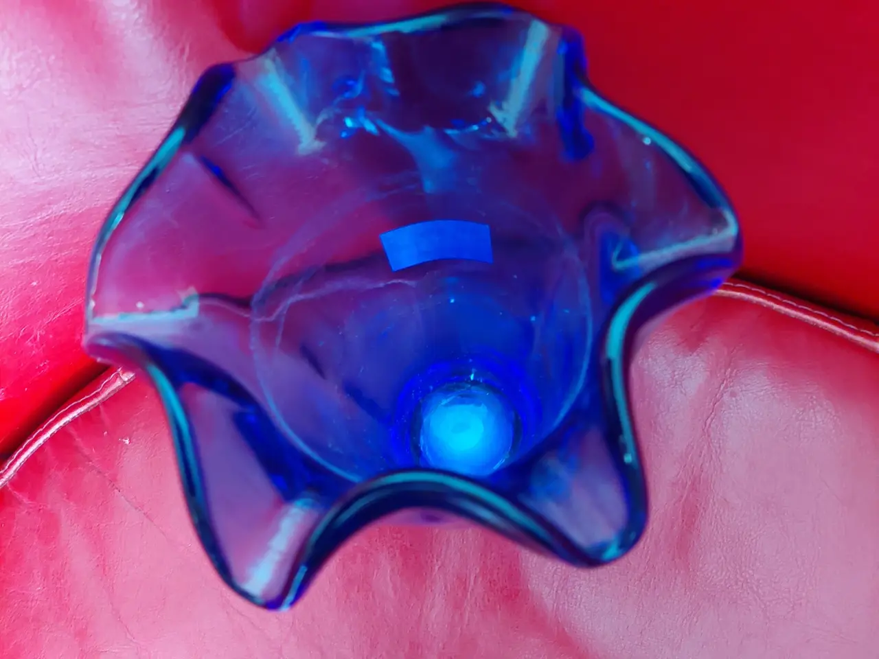 Billede 3 -  glas vase med bølge kant
