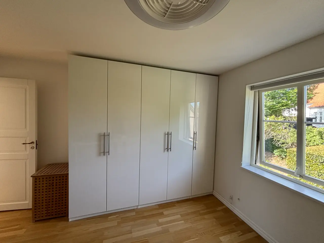 Billede 1 - Garderobeskab, IKEA (Pax model), 235 cm højt