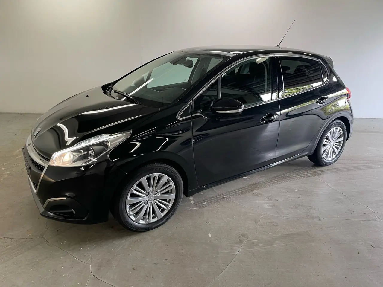 Billede 1 - Peugeot 208 1,5 BlueHDi 100 Privé