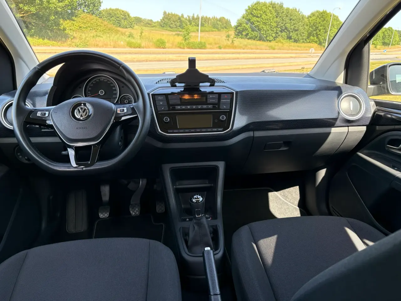 Billede 7 - VW UP med lavt km tal. 
