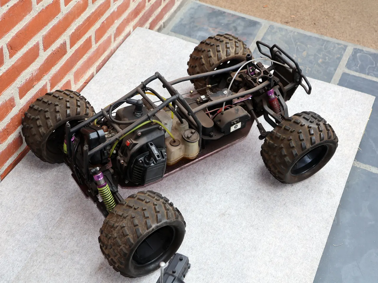 Billede 6 - Stor Benzin drevet r/c bil m/snor-start