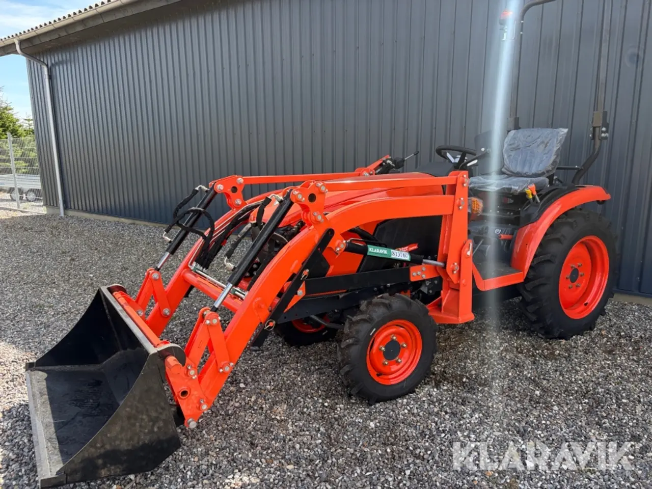 Billede 1 - Traktor med frontlæsser