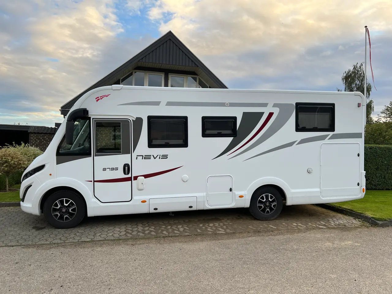 Billede 1 - Autocamper 879G