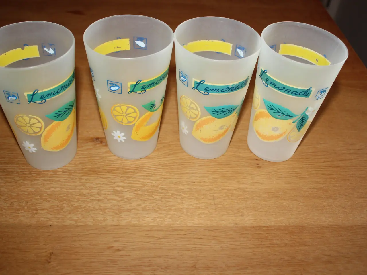 Billede 1 - 4 Plastik glas
