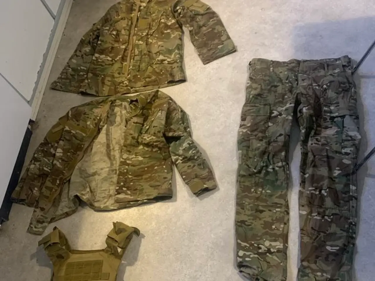 Billede 1 - Airsoft m.tøj og beskyttelse
