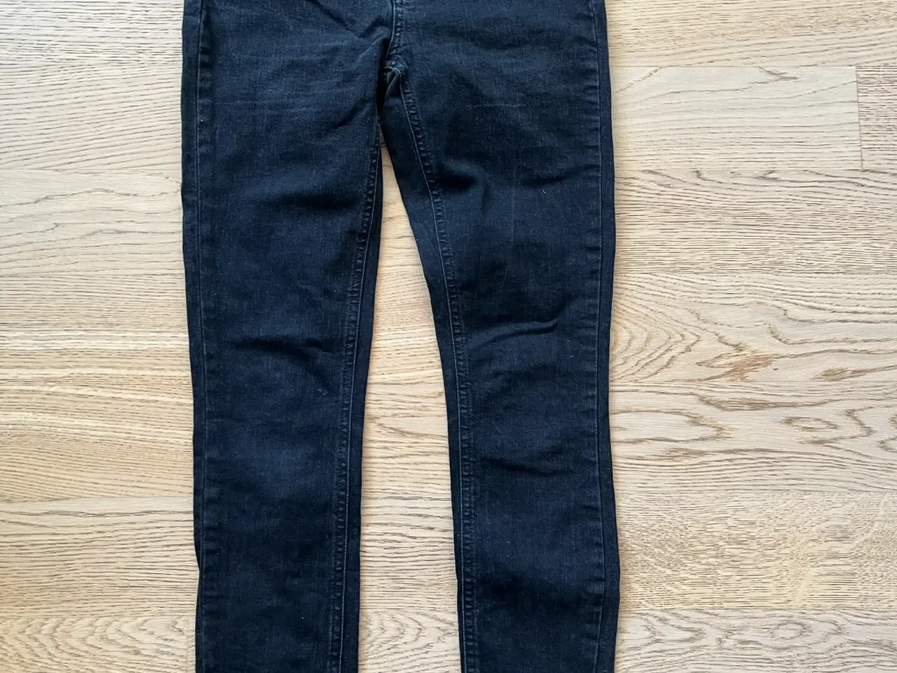 Billede 1 - ONLY sorte jeans str S/L32