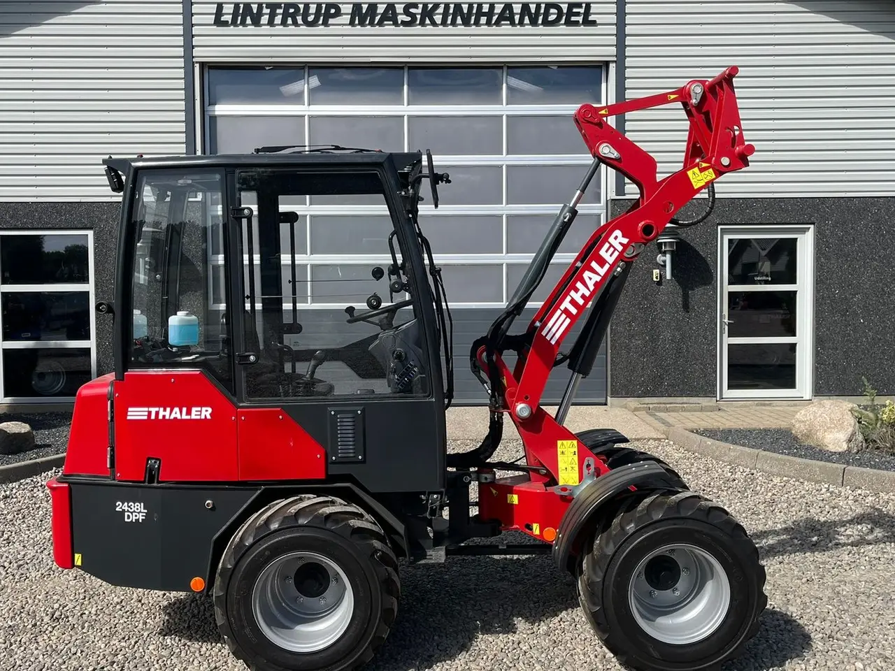 Billede 8 - Thaler 2438L DPF Kabine og brede hjul
