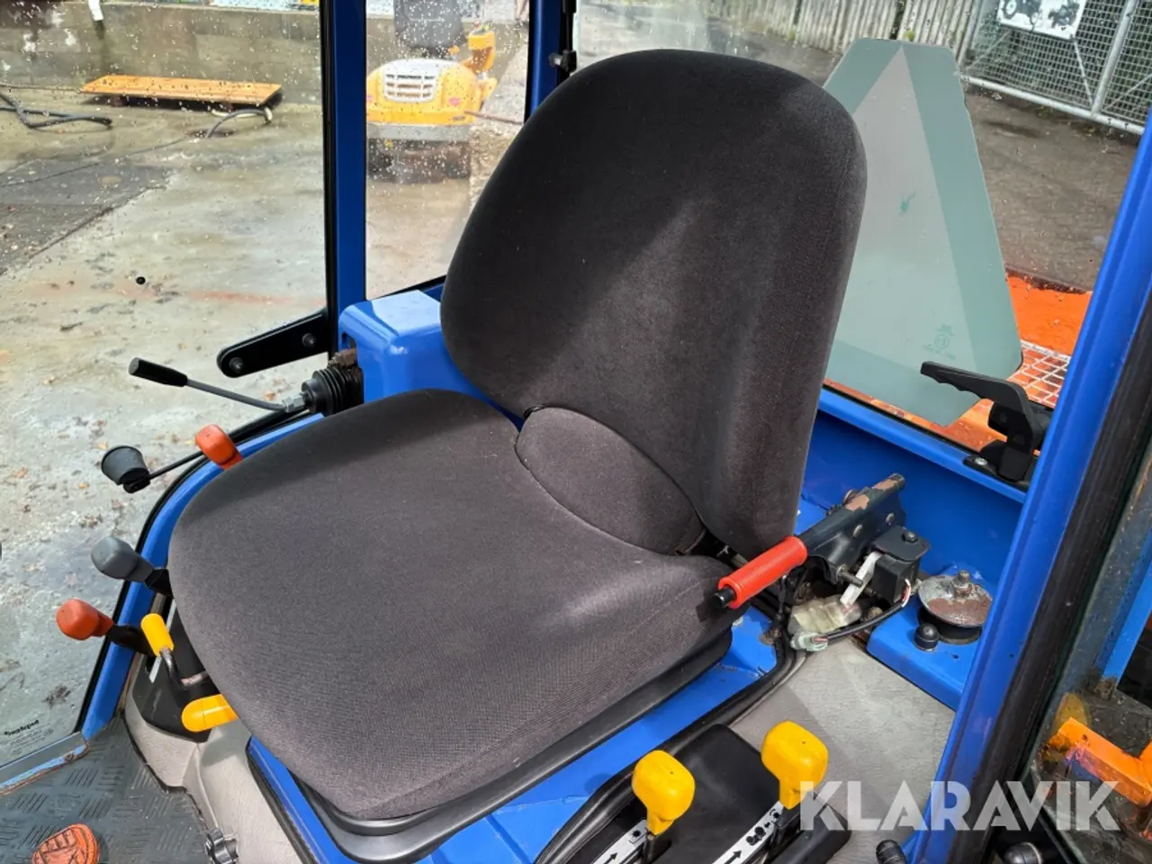 Billede 10 - Traktor Iseki TXG 23 med kost og saltspreder