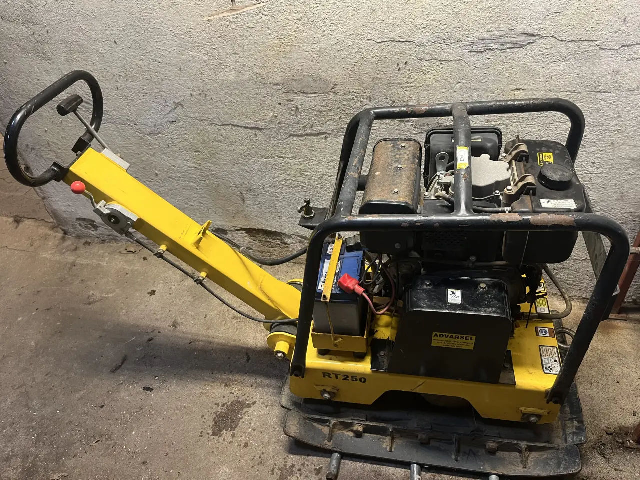 Billede 1 - Udlejning af professionel pladevibrator