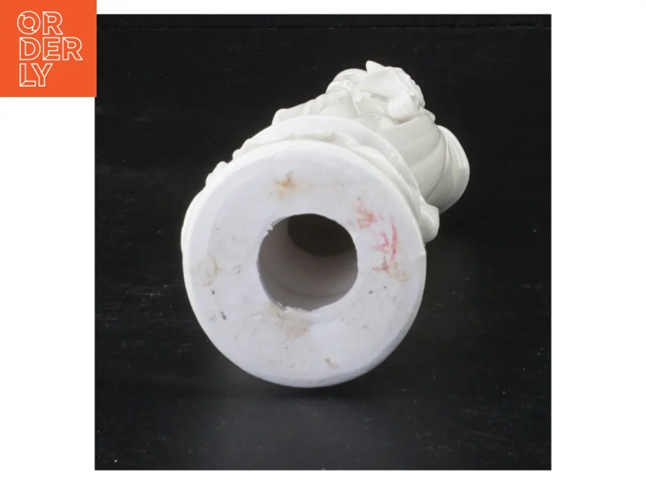 Billede 2 - Hvid porcelænsfigur af Guanyin (str. 24 x 6 cm)