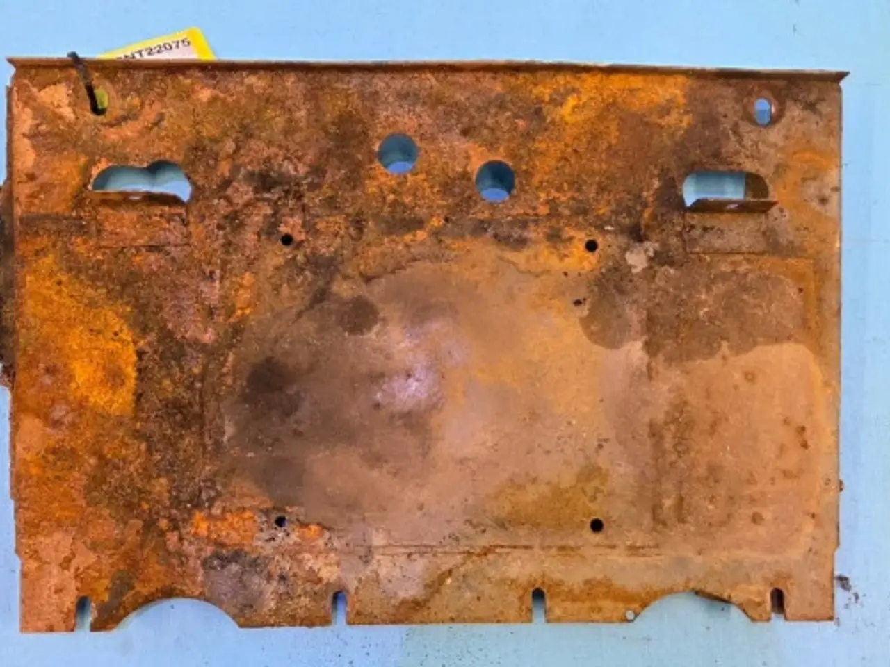 Billede 10 - Massey Ferguson 3085 Batteriholder 3387030M95