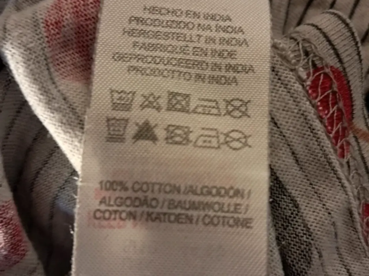 Billede 6 - Disney str. M t-shirt