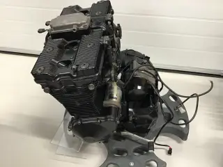 Suzuki GSX 1100 F ny motor, samt nye og brugte