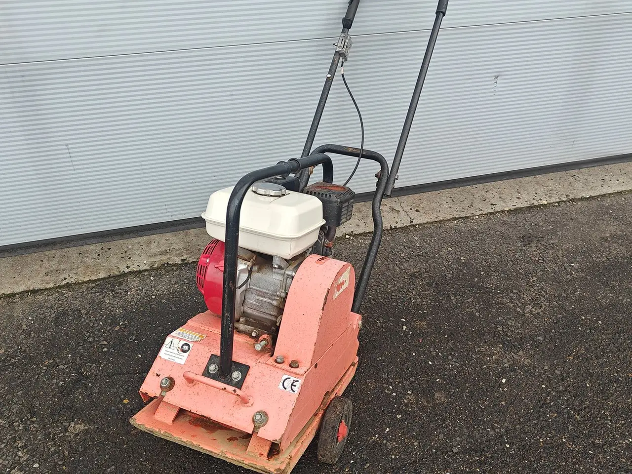 Billede 1 - - - - 75kg pladevibrator med Honda motor