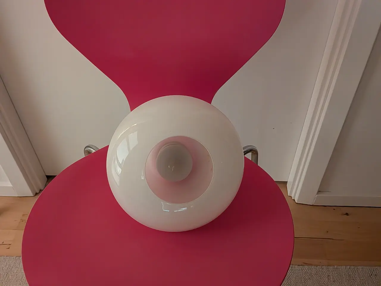 Billede 1 - OPALHVID GLASLAMPE  Ø 22 H 20 CM  ANTIK