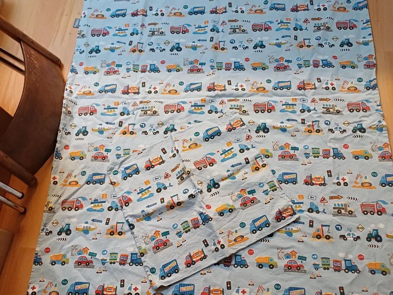 Billede 1 - Junior sengetøj med blier