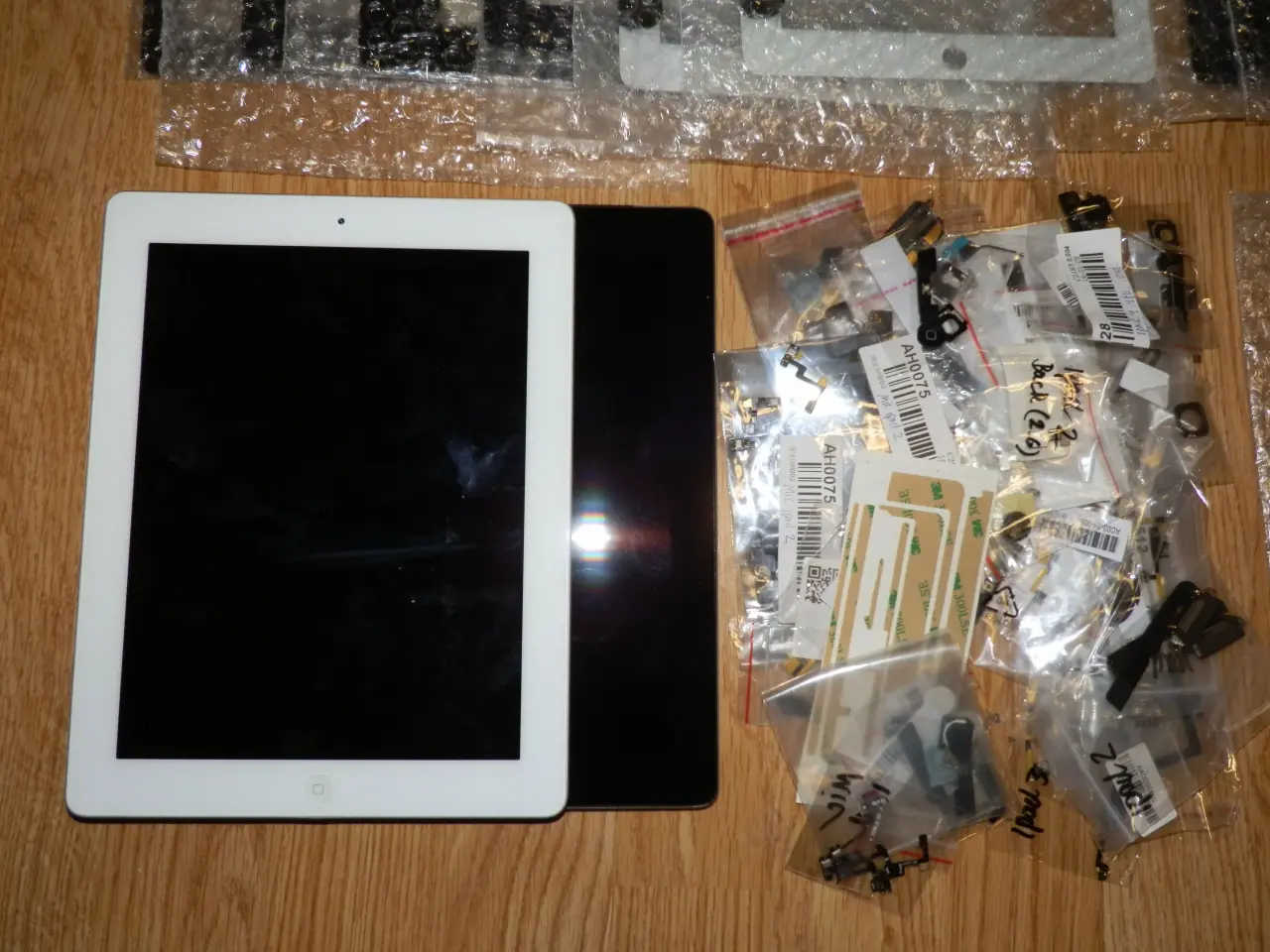 Billede 7 - Lot m. to iPad og 19 Glas Digitizer + div. dele