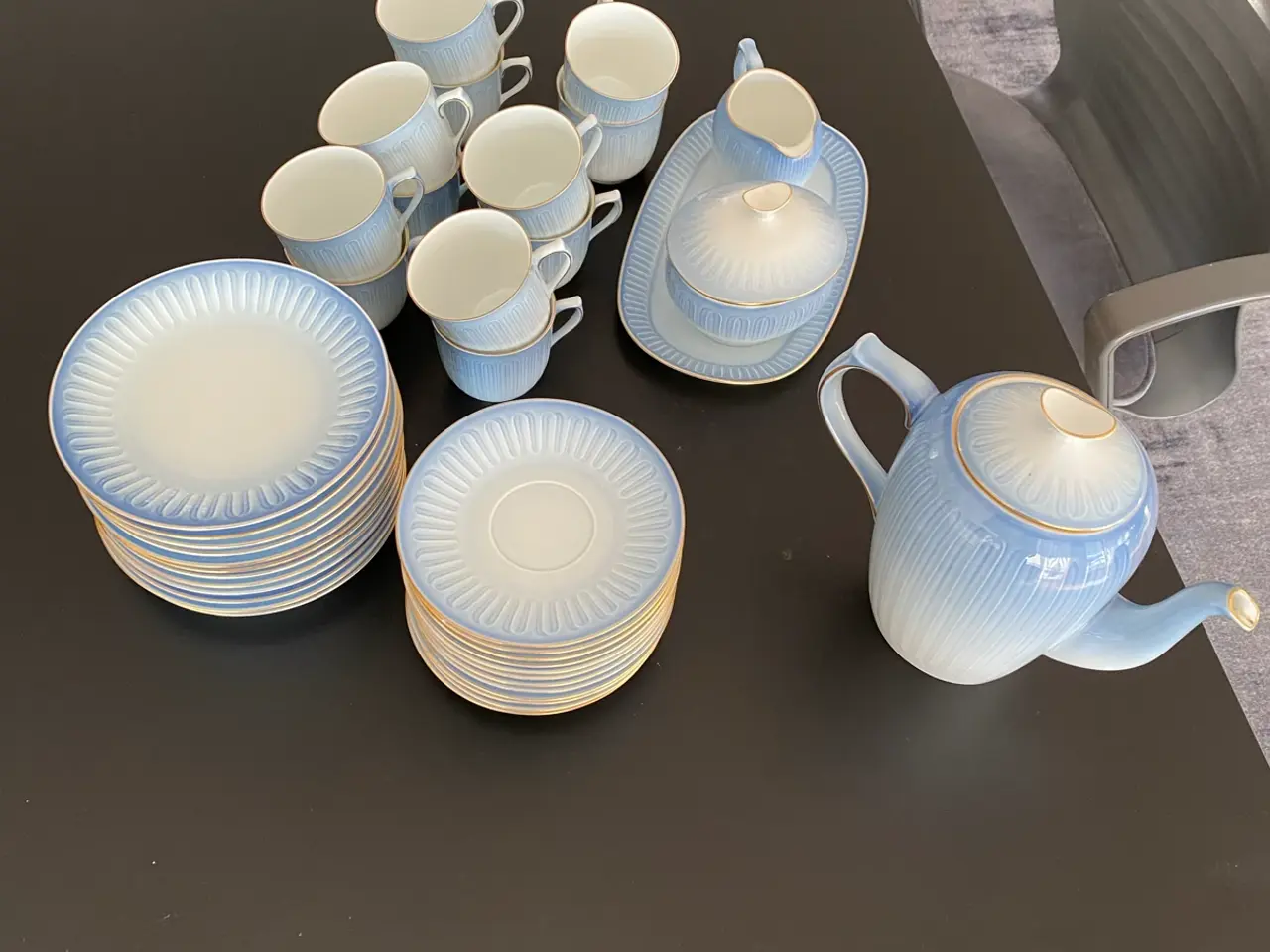Billede 2 - Ballerina kaffestel m/guldkant