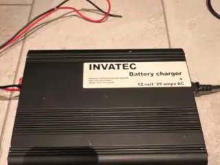 INVATEC PC-2512 batterioplader