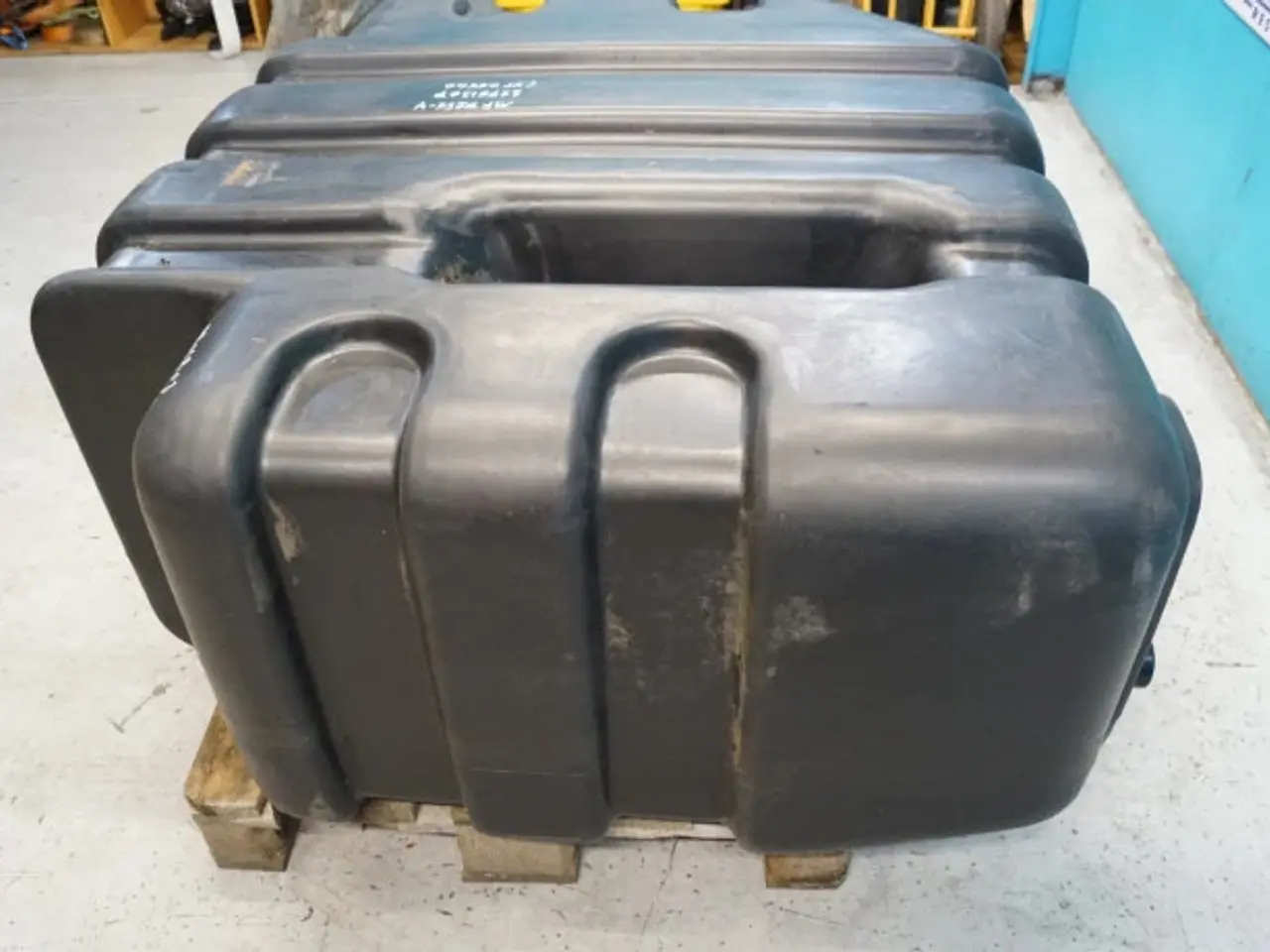 Billede 6 - Massey Ferguson 7256 Dieseltank 28781307