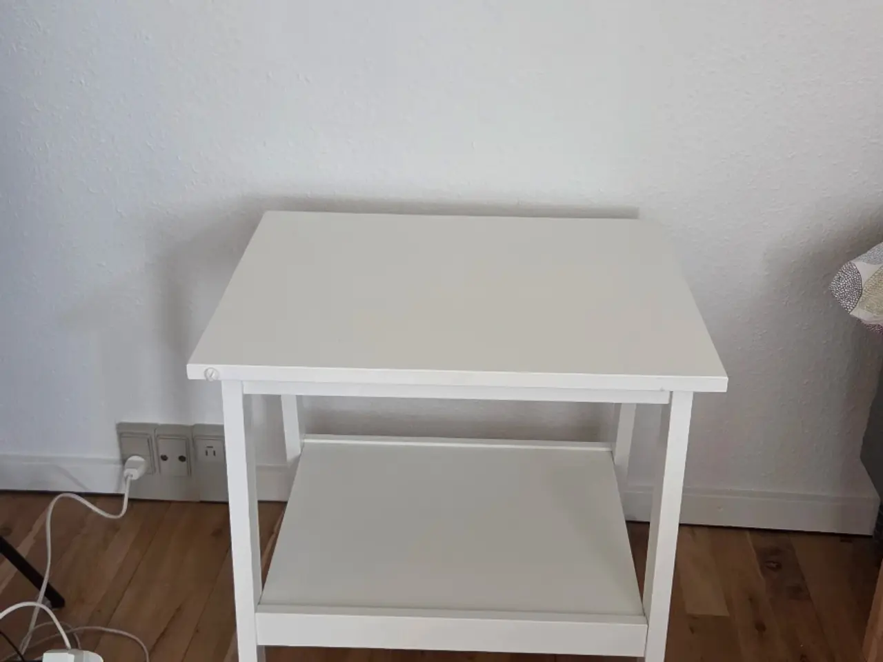 Billede 1 - Hvidt sidebord / natbord