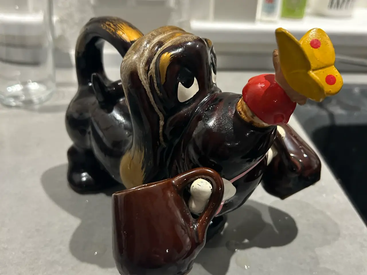 Billede 3 - Hund med sommerfugl på snude med 3 kopper