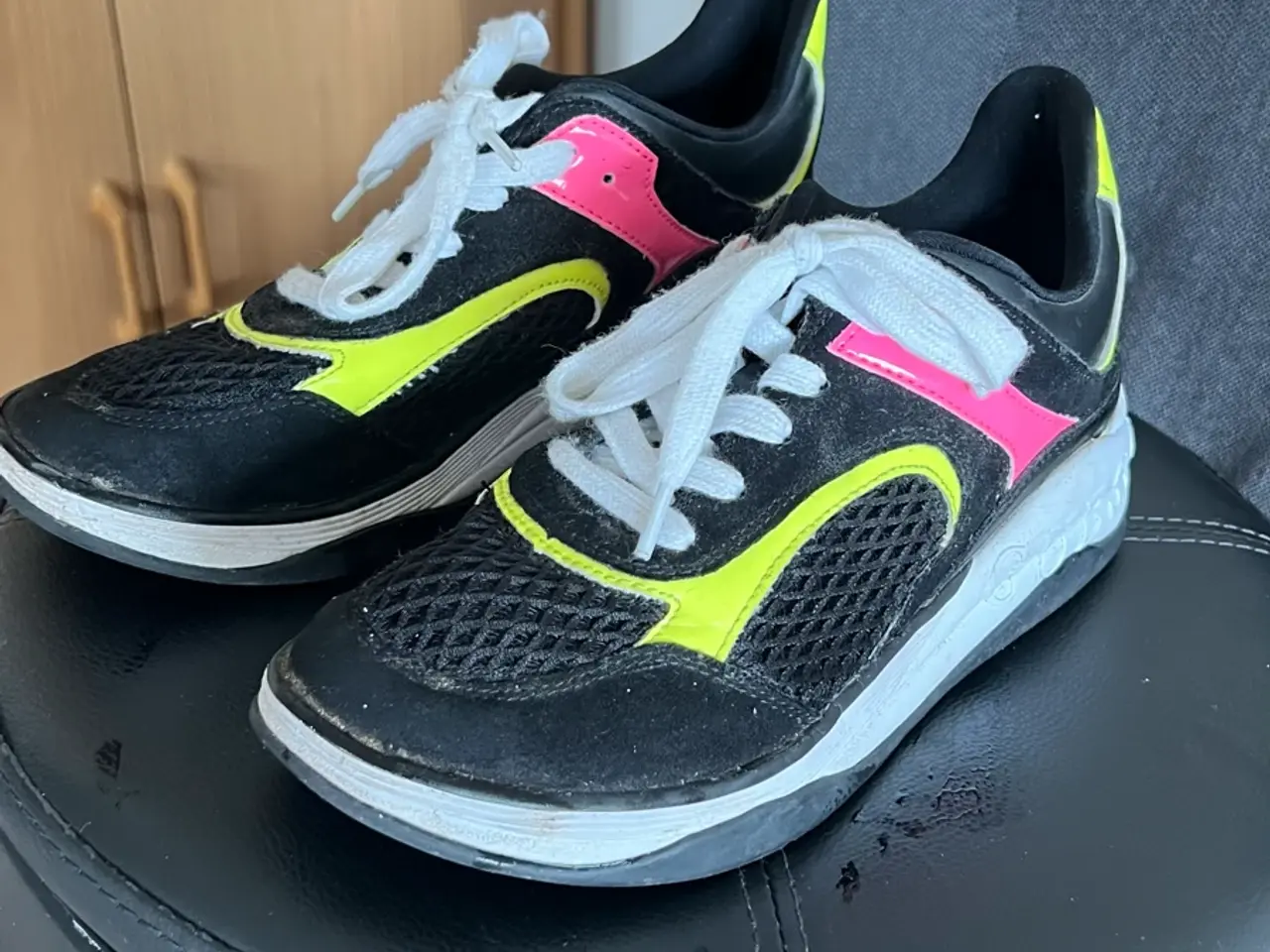 Billede 1 - Guess sneakers str 38