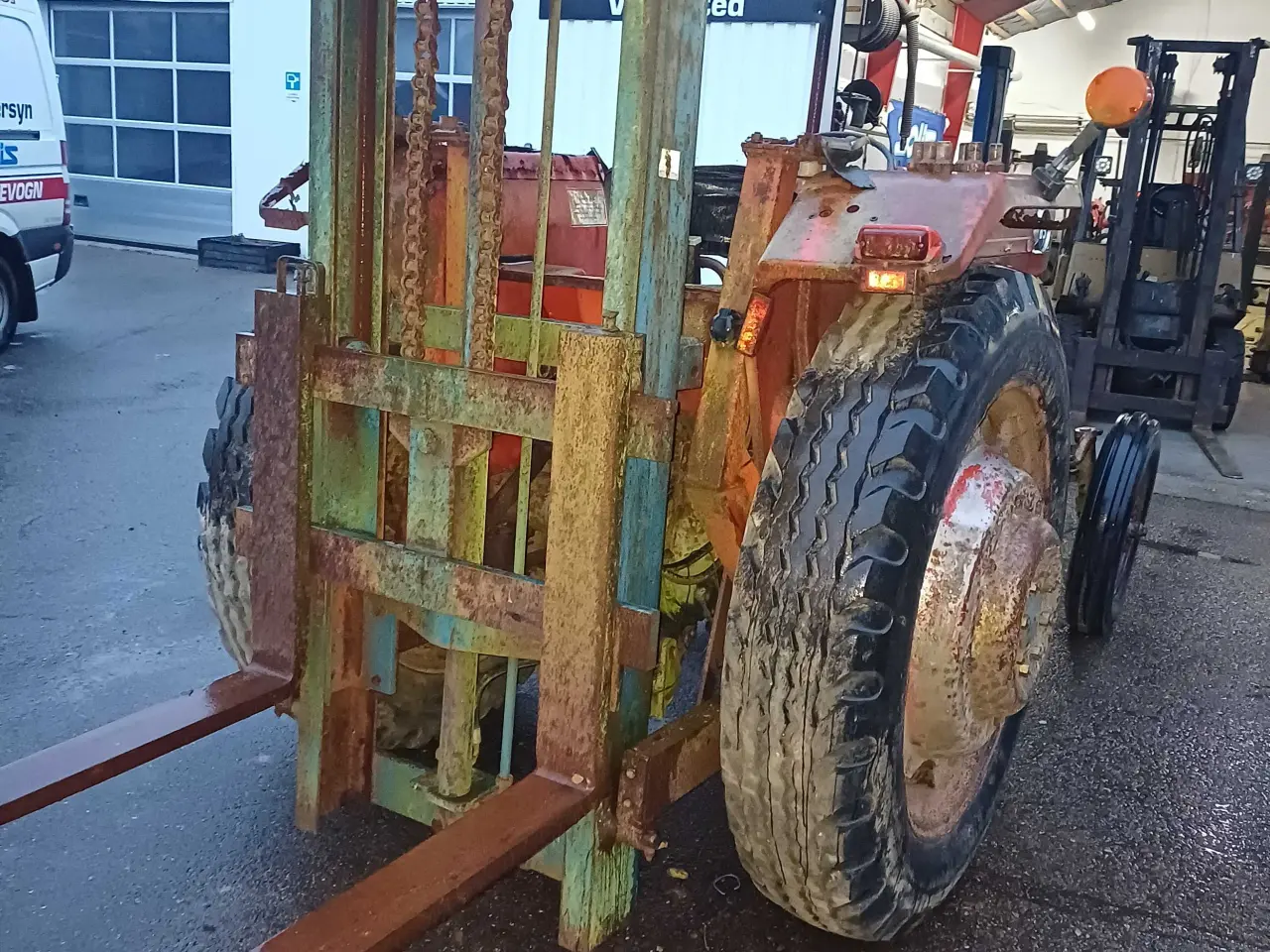 Billede 5 - Traktor med byggelift
