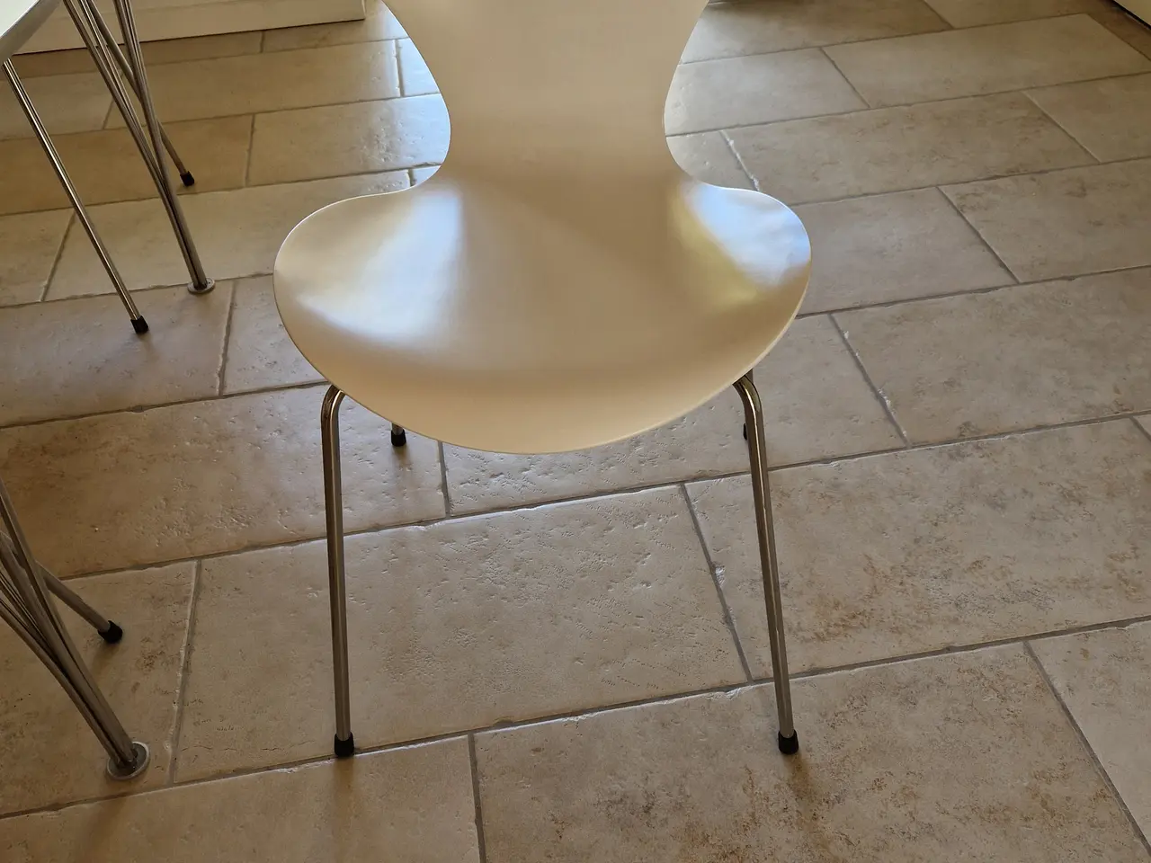 Billede 2 - Piet Hein spisebord og 4 Arne Jacobsen 7'er stole